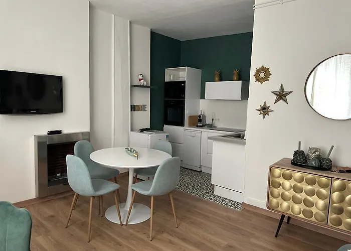 Centre Proche Des Halles De 아파트 *